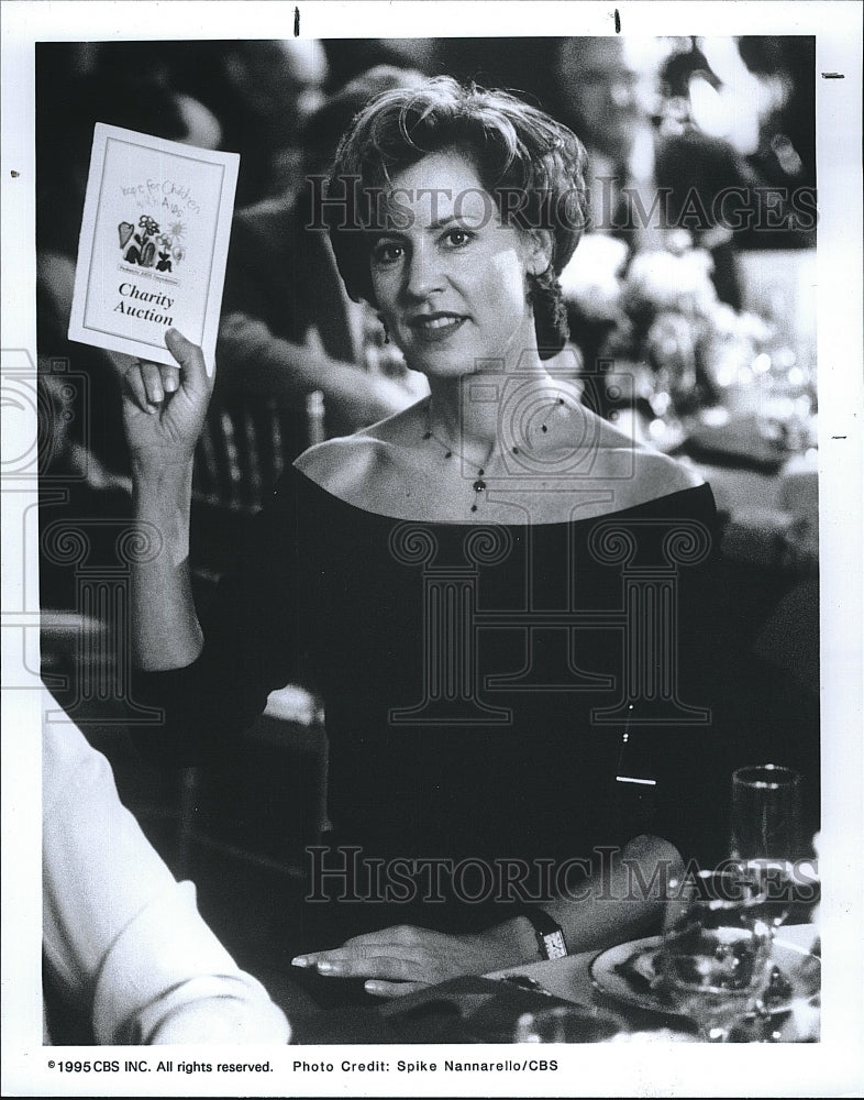 1995 Press Photo Actress Christine Lahti in &quot;Chicago Hope&quot; - Historic Images