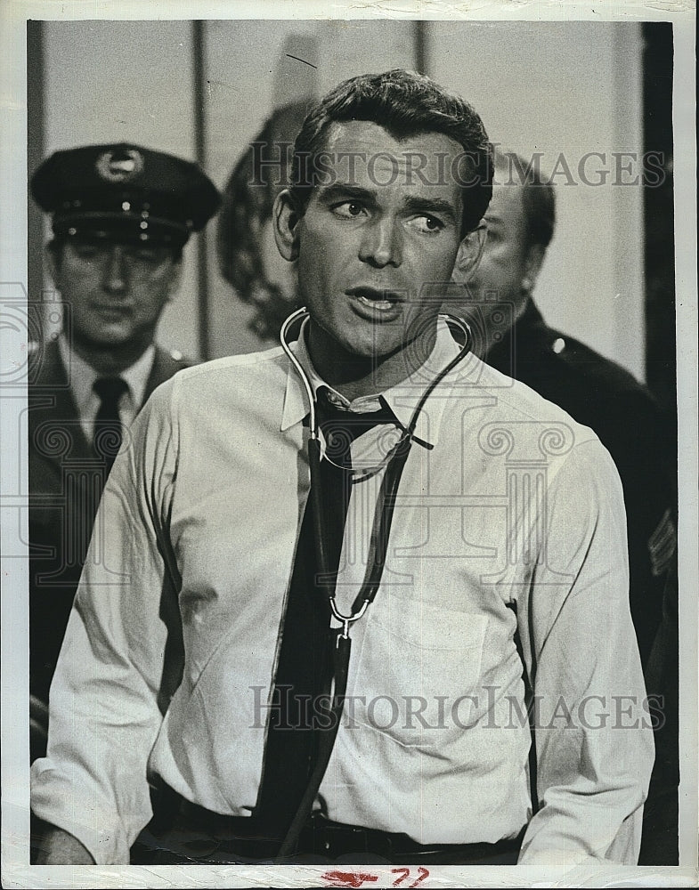 1965 Press Photo Actor Dean Jones In &quot;The Rise And Fall Of Eddie Carew&quot; - Historic Images