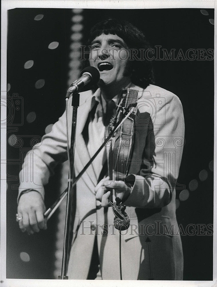 1981 Press Photo Doug Kershaw performs in &quot;Country Comes Home&quot; - Historic Images