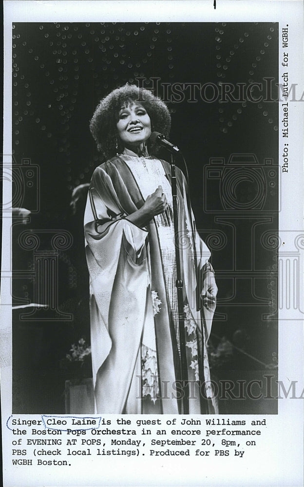 1982 Press Photo Singer Cleo Laine guest of JohnWilliams in "Evening at Pops" - Historic Images