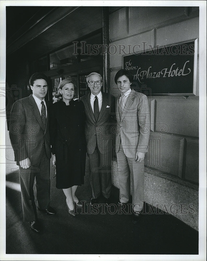 1983 Press Photo Jeff, Nina, Roger &amp; Gary Saunders on Great Families of Boston - Historic Images