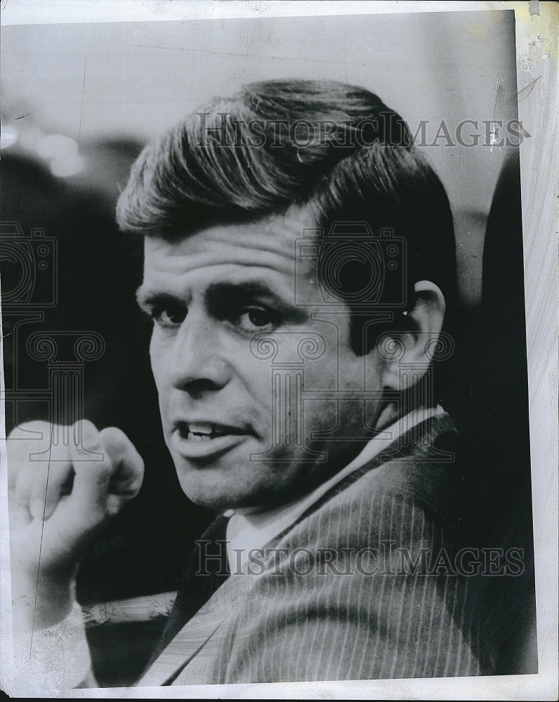 1975 Press Photo William Devane as President Kennedy - Historic Images