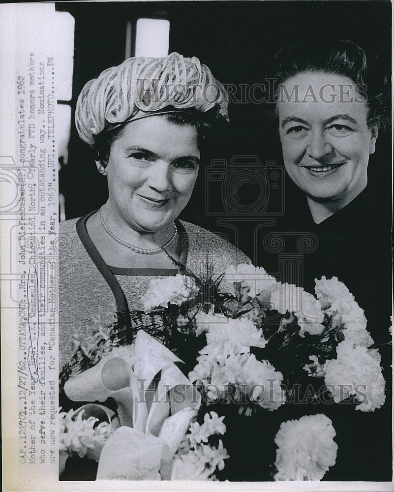 1962 Press Photo Mrs. John Diefenbaker, Mother of the Year Mrs. C. Desmeules - Historic Images