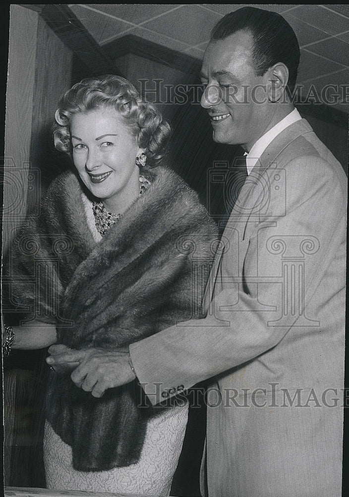 Press Photo Don Dennis, wife Bettina Dennis - Historic Images