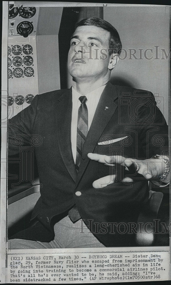 1968 Press Photo Dieter Dengler, former Navy Flier who escaped from imprisonment - Historic Images