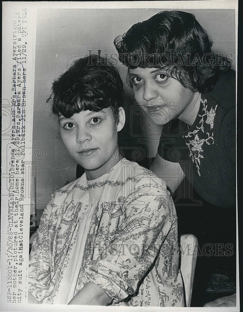 1965 Press Photo Brenda Ayres and Barbara Ayres - Historic Images