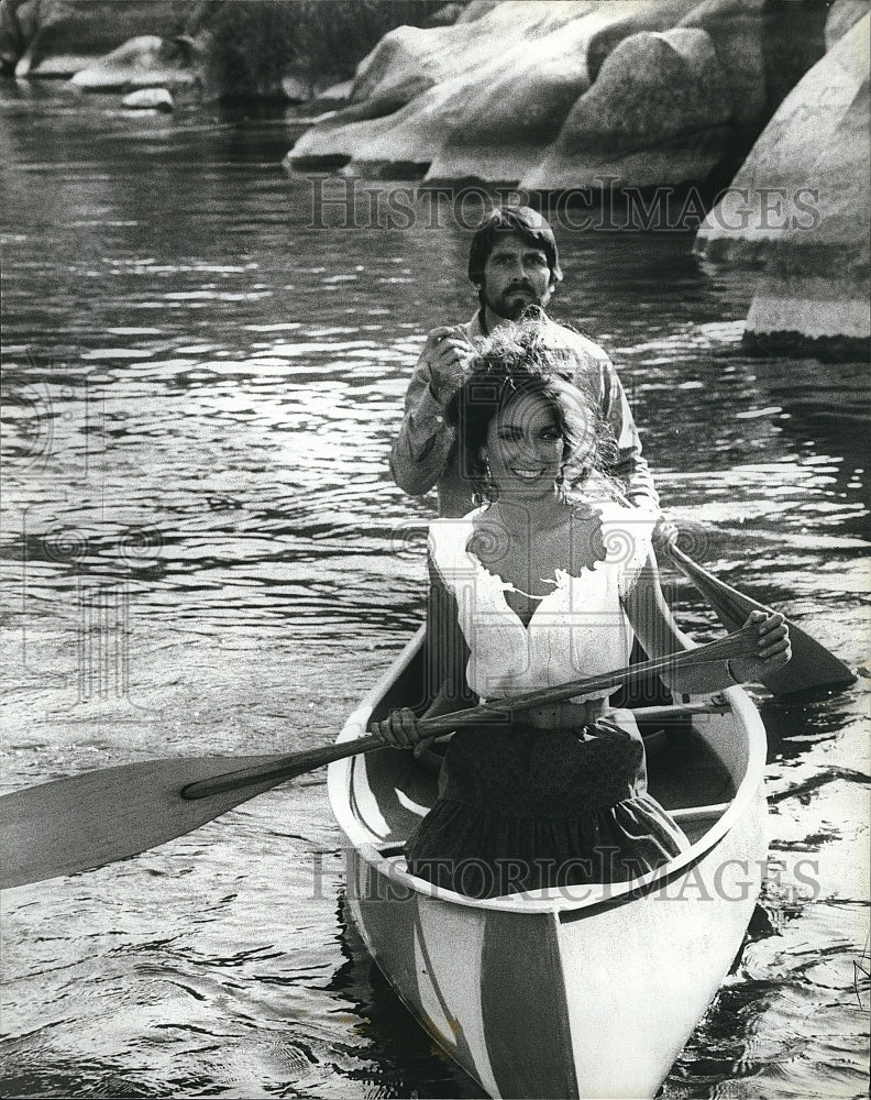 1983 Press Photo Actor James Brolin and Catherine Bach in &quot;White Water Rebels&quot; - Historic Images