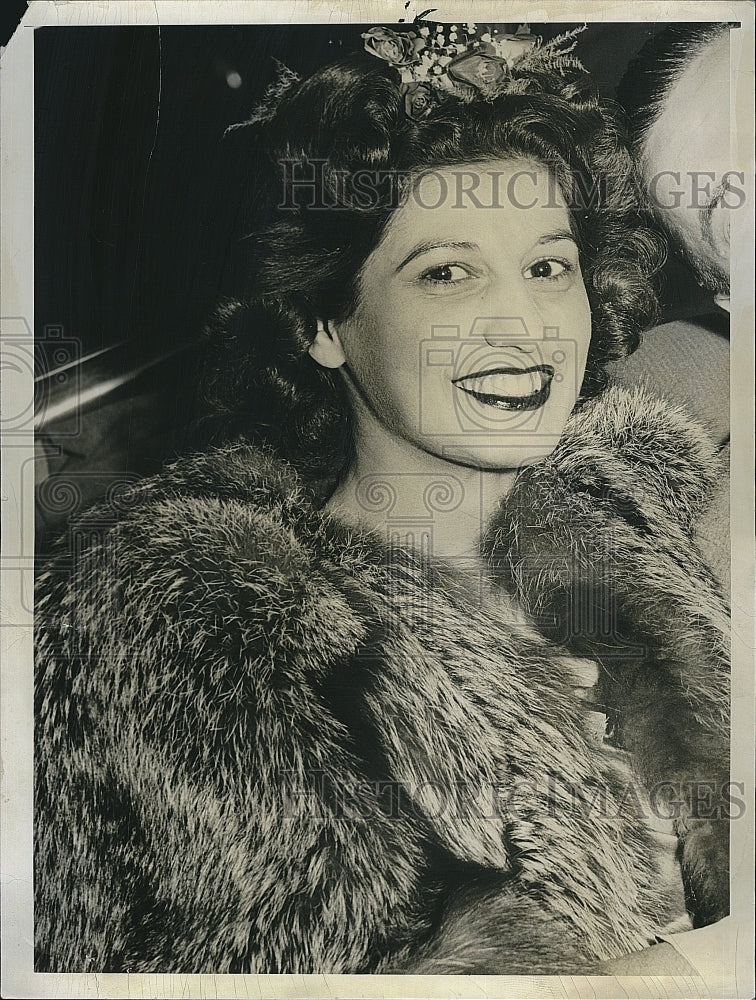 1941 Press Photo Ms. Roxy Azarian. Cinderella Girl. - Historic Images