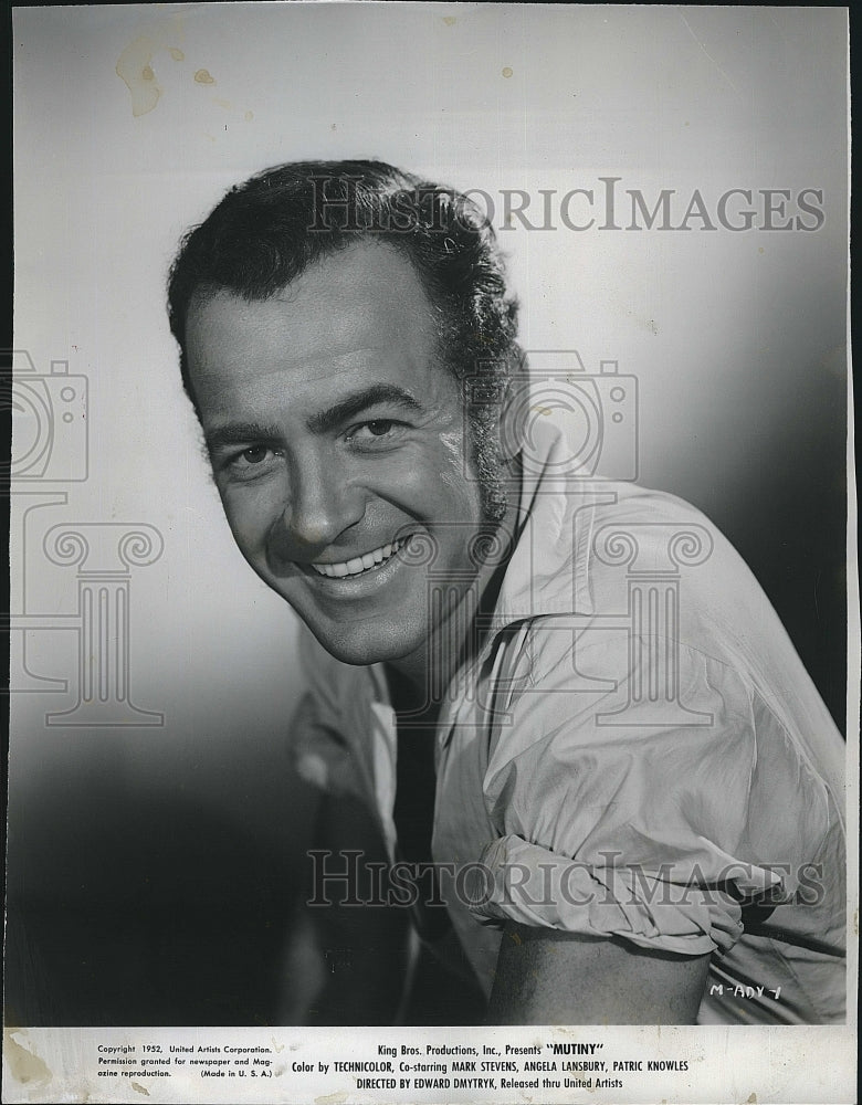 1953 Press Photo Actor Mark Stevens in &quot;Mutiny&quot; - Historic Images