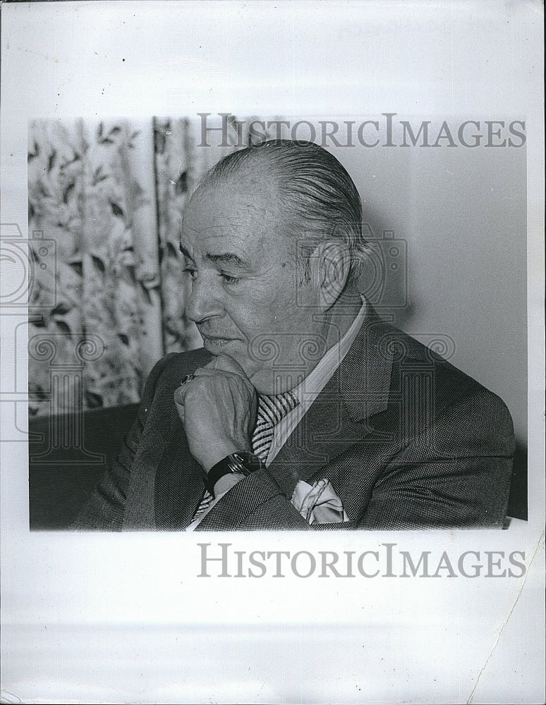 1971 Press Photo Columnist Bert Bacharach - Historic Images