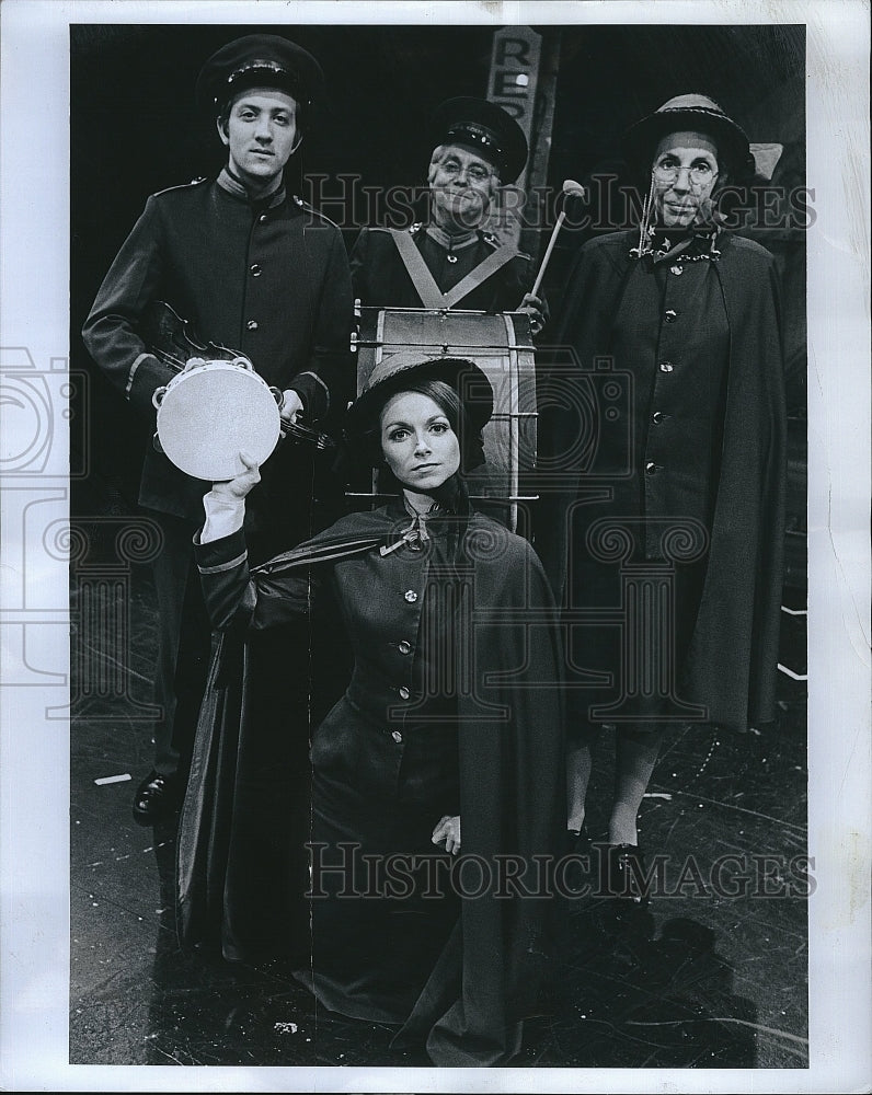 1973 Press Photo Guys and Dolls Laura McDuffie Lee Geisel Sally Birckhead - Historic Images