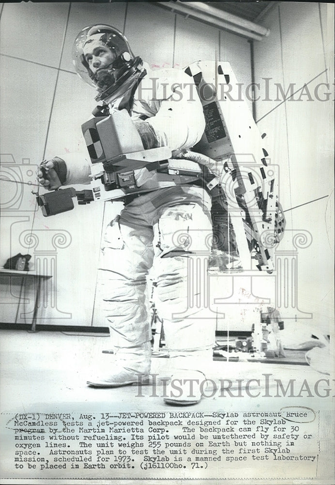 1971 Press Photo Skylab astronaut Bruce McCandless &amp; jet pack - Historic Images