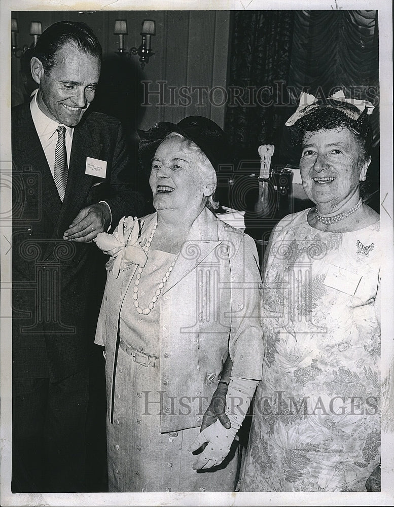 1965 Press Photo Mrs. Charles E. Bacon Dame Gena Mackinnon - Historic Images