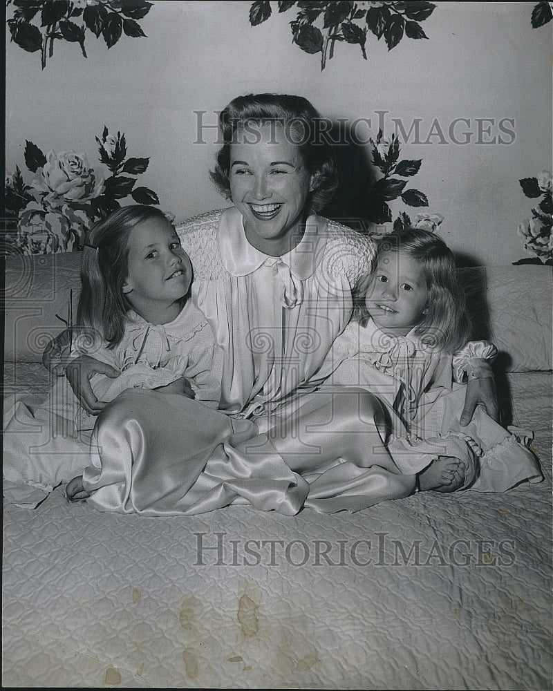 1955 Press Photo Actress Phyliss Avery - Historic Images