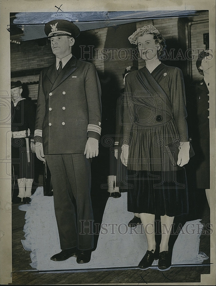 1943 Press Photo Mrs. Maurice J. Tobin, Mayor&#39;s Wife, W. N. Derby, Coast Guard - Historic Images