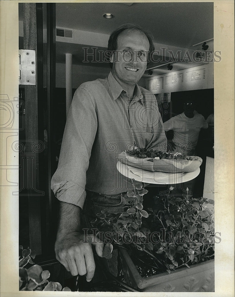 Press Photo Frank De Pasquale, Owner of Panino Express - Historic Images