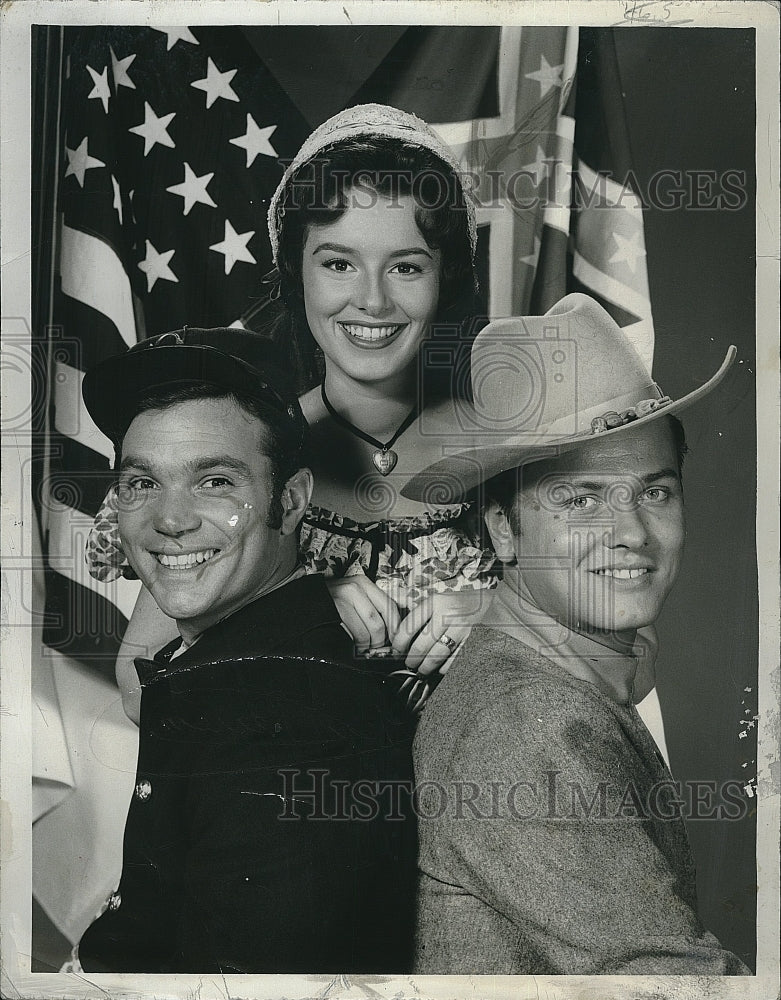 1961 Press Photo Actress Gigi Perreau &amp; teo men - Historic Images