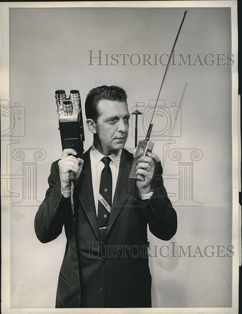 1956 Press Photo  Chet Huntley with COnvention Coverage for NBC - Historic Images