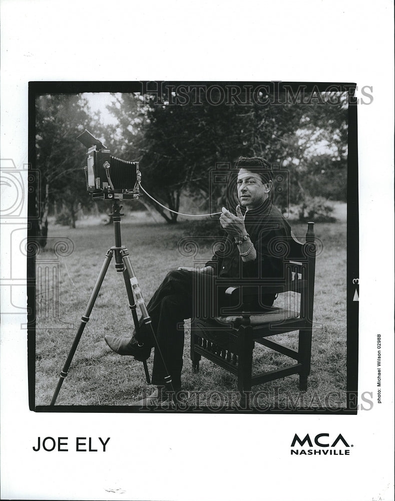 1998 Press Photo Joe Ely, American singer, songwriter and guitarist - Historic Images