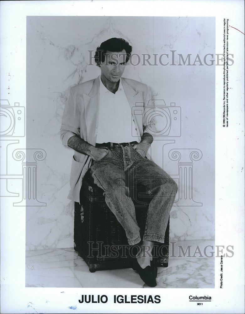 1994 Press Photo Julio Iglesias Spanish Latin Pop Contemporary Singer Songwriter - Historic Images