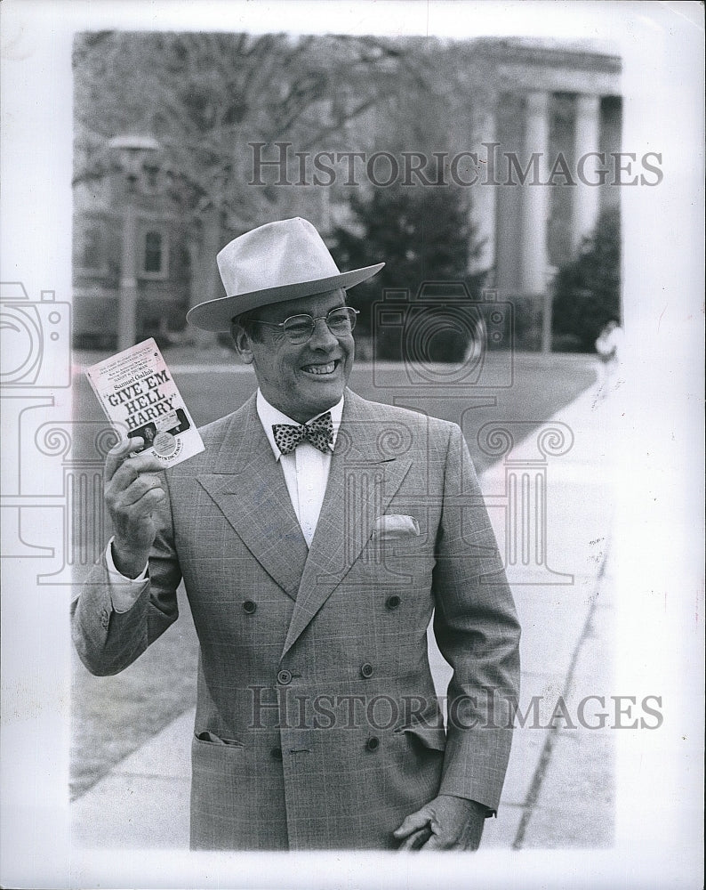 1978 Press Photo &quot;Give &#39;em Hell Harry&quot; starring Kevin McCarthy - Historic Images