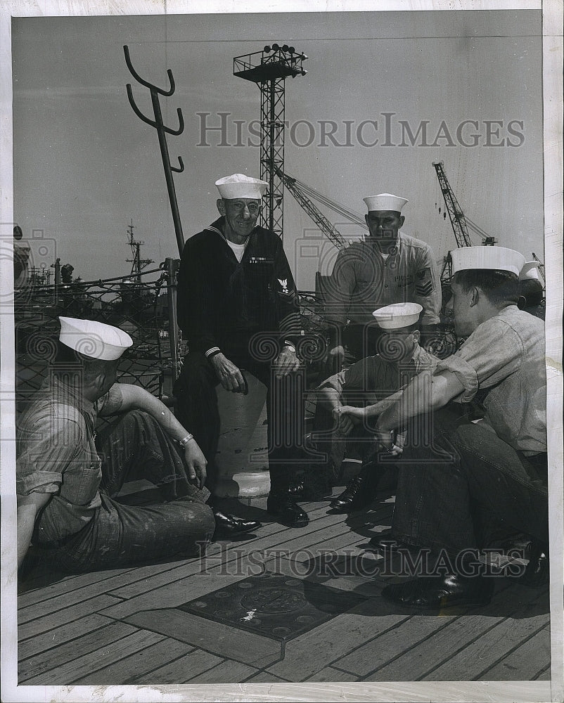 1963 Press Photo Udo Poppey Retired Navy Veteran USS Boston - Historic Images