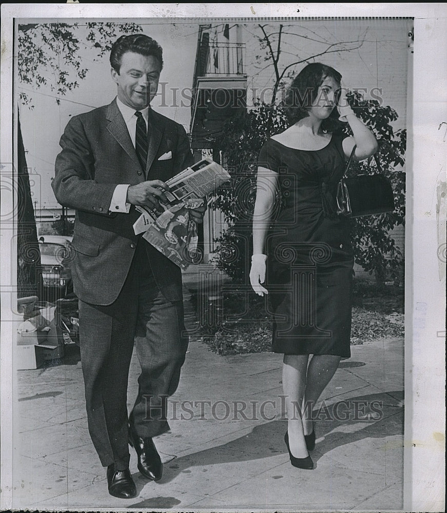 1960 Press Photo Typewriter Heiress Gamble Benedict, Andre Porumbeanu - Historic Images