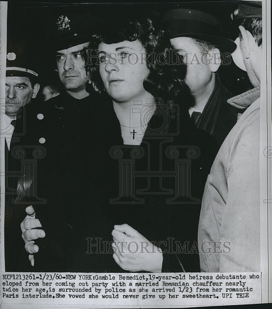 1960 Press Photo Typewriter Heiress Gamble Benedict, 19-years-old - Historic Images