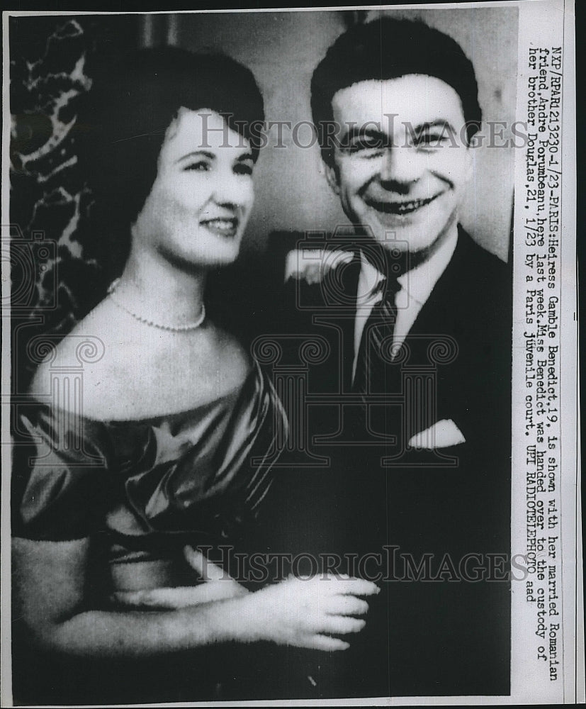 1960 Press Photo Typewriter Heiress Gamble Benedict, 19, Andre Porumbeanu - Historic Images