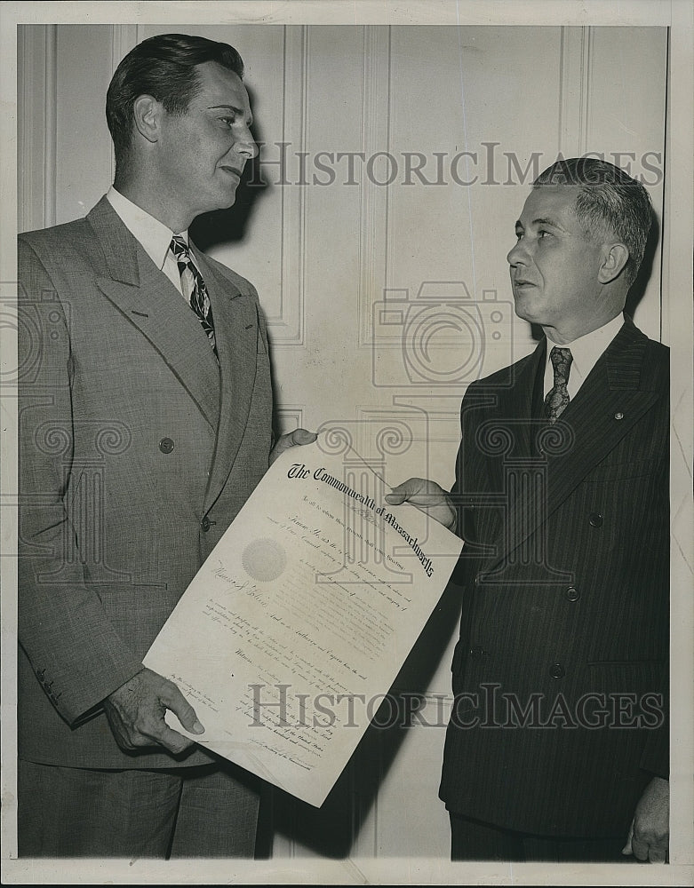 1946 Press Photo Elias J. Kolofolias and Gov. Maurice J. Tobin - Historic Images