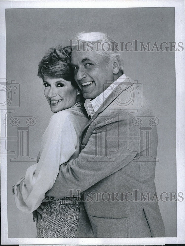 1981 Press Photo Actor Ted Knight, Nancy Dussault in "Too Close for Comfort" ABC - Historic Images