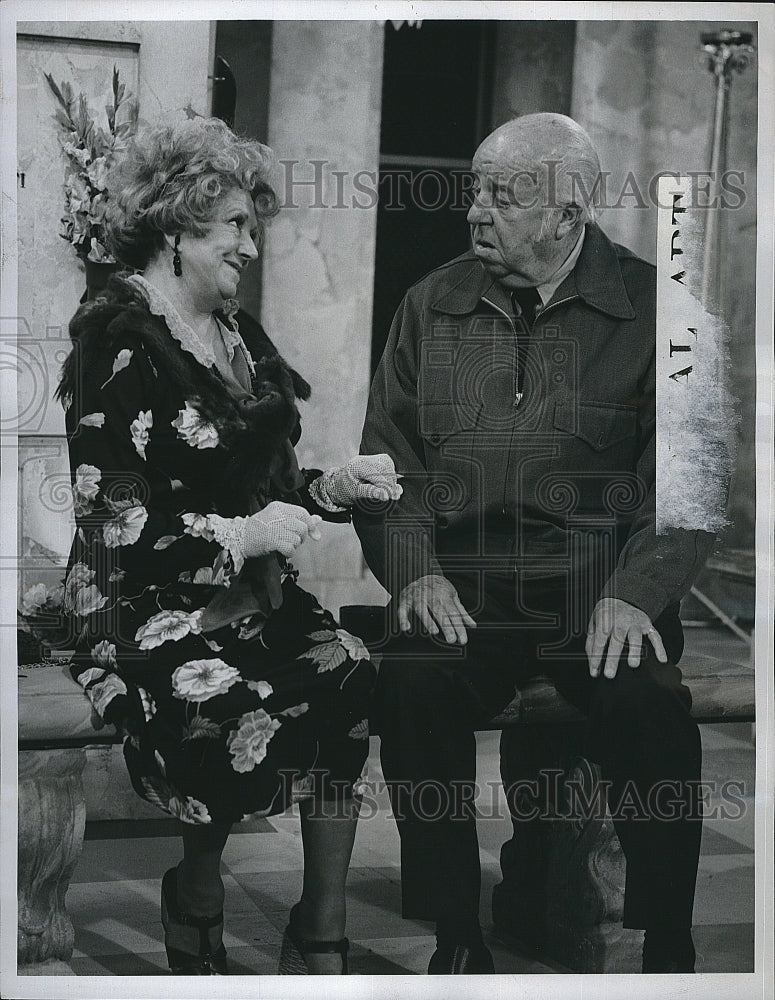 1976 Press Photo "Maude" starring Hermione Baddeley, Pat O'Malley - Historic Images