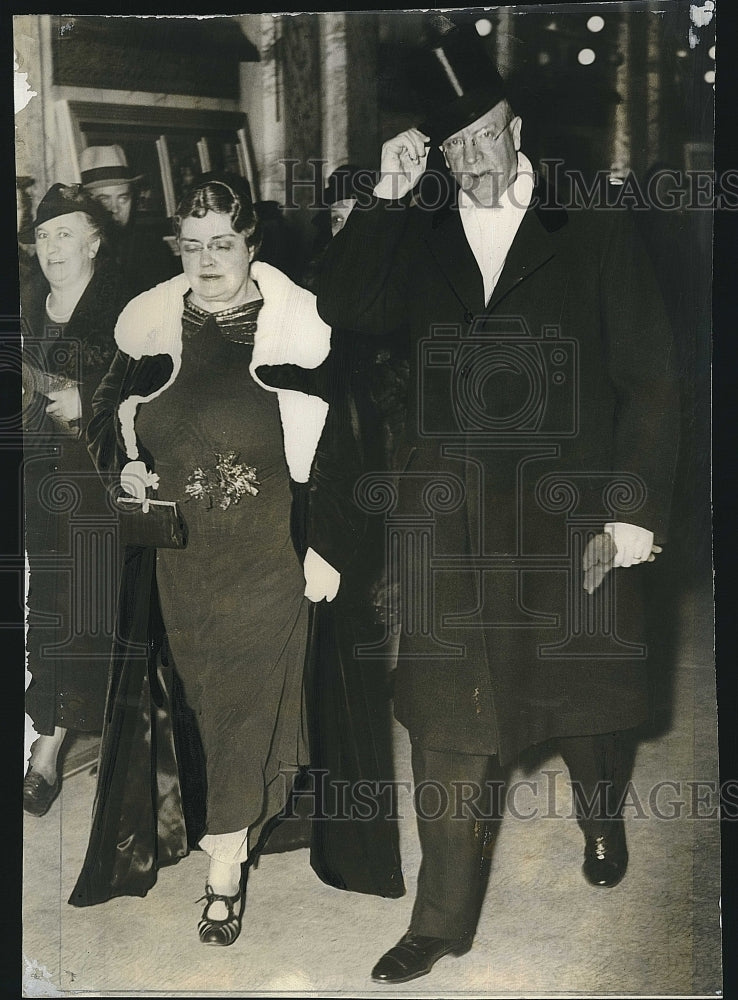 1935 Press Photo Mayor &amp; Mrs. Frederick Mansfield of Boston in Colonial Theater. - Historic Images