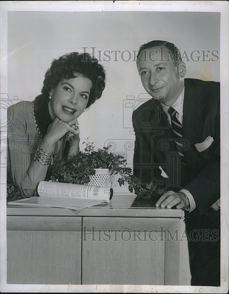 1956 Press Photo Film Producer Irving Mansfield with wife Jacqueline. - Historic Images