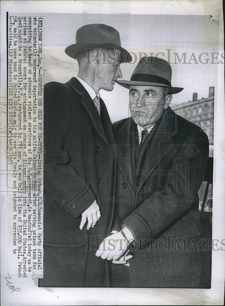 1957 Press Photo Irving Potash being deported to Poland - Historic Images