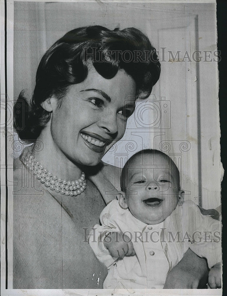 1961 Press Photo Actress Patricia Owens and her son Adam - Historic Images