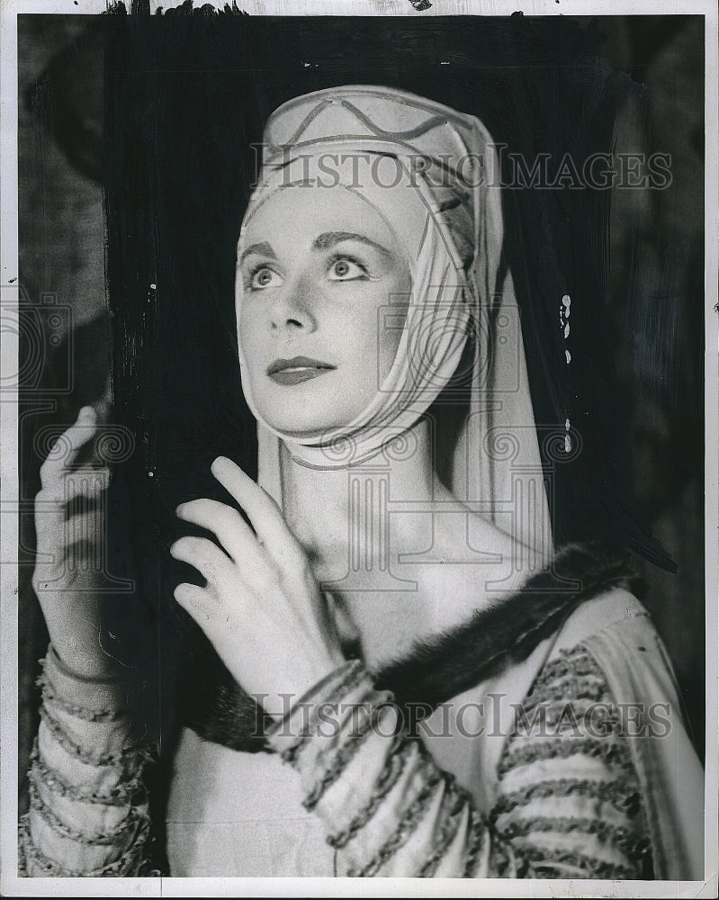 1960 Press Photo Patricia O&#39;Morran in &quot;Henry IV,Part 1&quot; theater play. - Historic Images