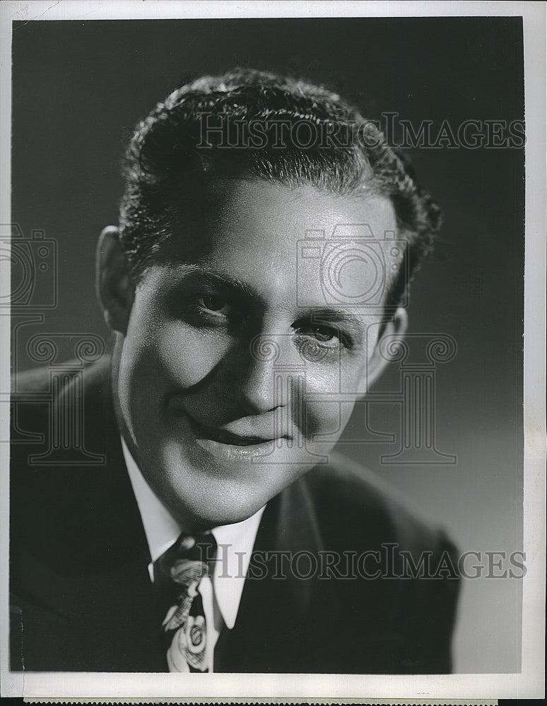 1945 Press Photo Actor Milo Boulton in &quot;We The People&quot; - Historic Images