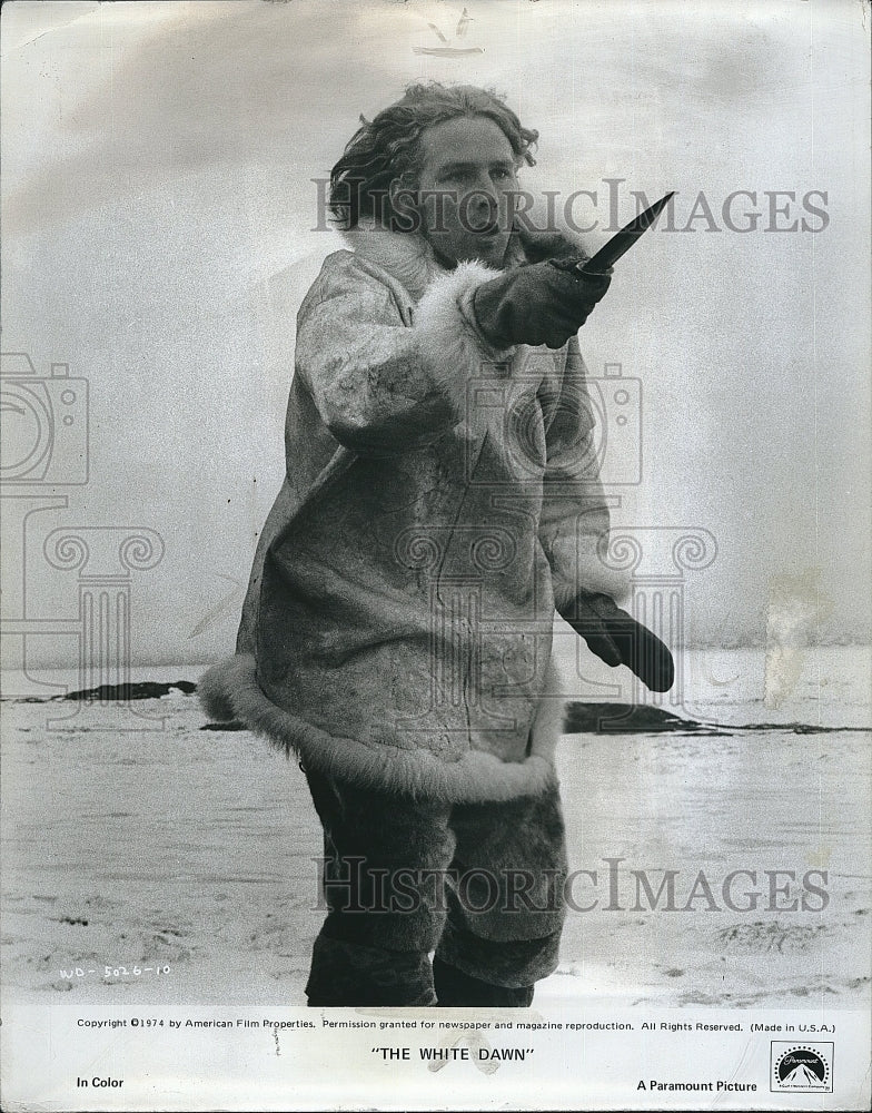 1974 Press Photo Timothy Bottoms stars in &quot;The White Dawn&quot; - Historic Images