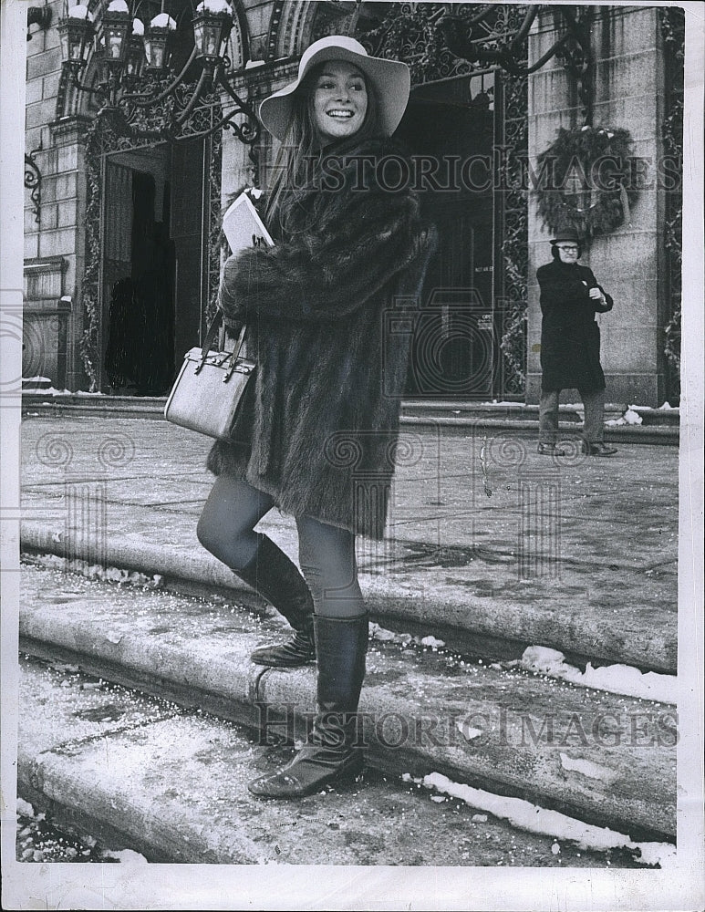 1968 Press Photo Vickie Opper Bocbay. - Historic Images