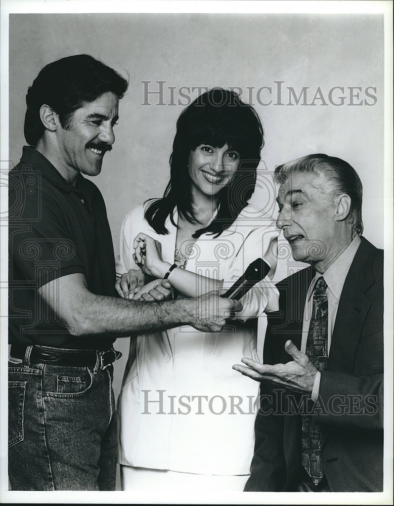 1992 Press Photo Geraldo Rivera, Ada Maris and Richard Mulligan in&quot;Empty Nest&quot; - Historic Images