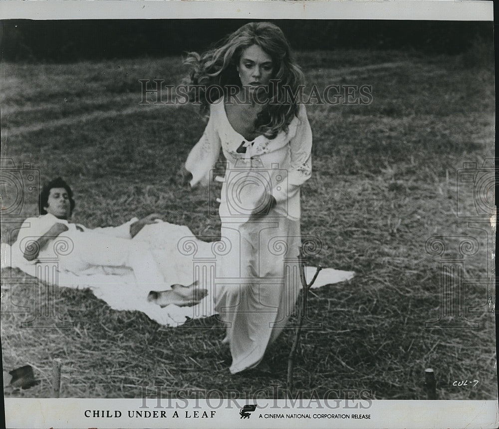 Press Photo Dyan Cannon in &quot;Child Under a Leaf&quot; - Historic Images