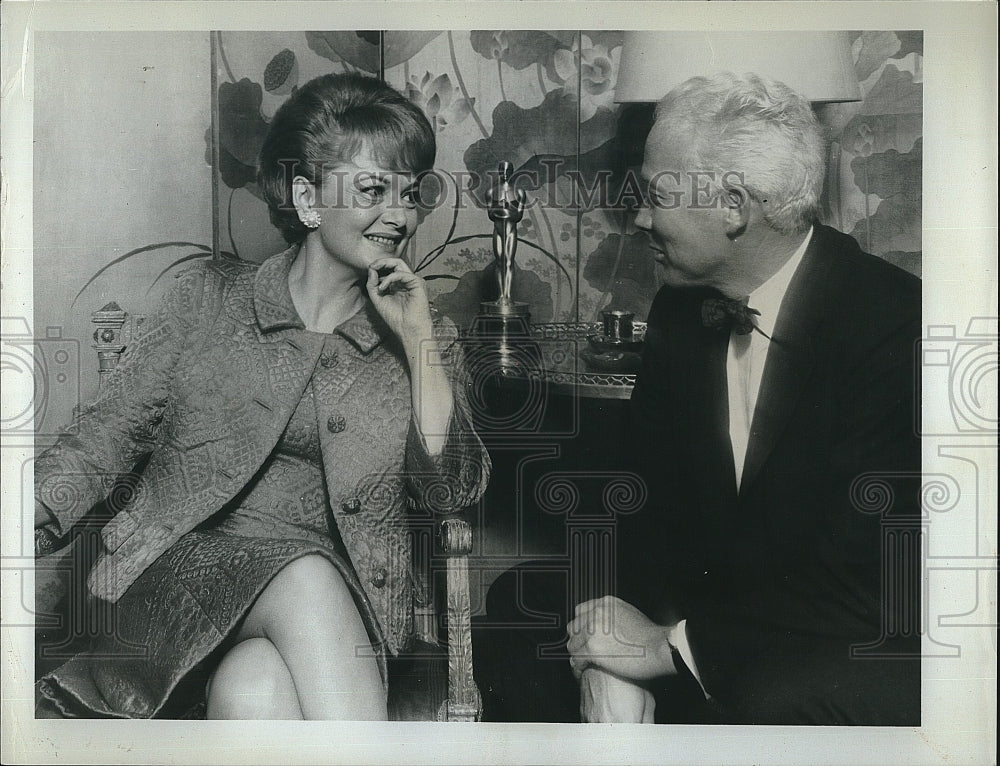 Press Photo Actress Olivia de Havilland &amp; Richard Dunlap ,producer - Historic Images