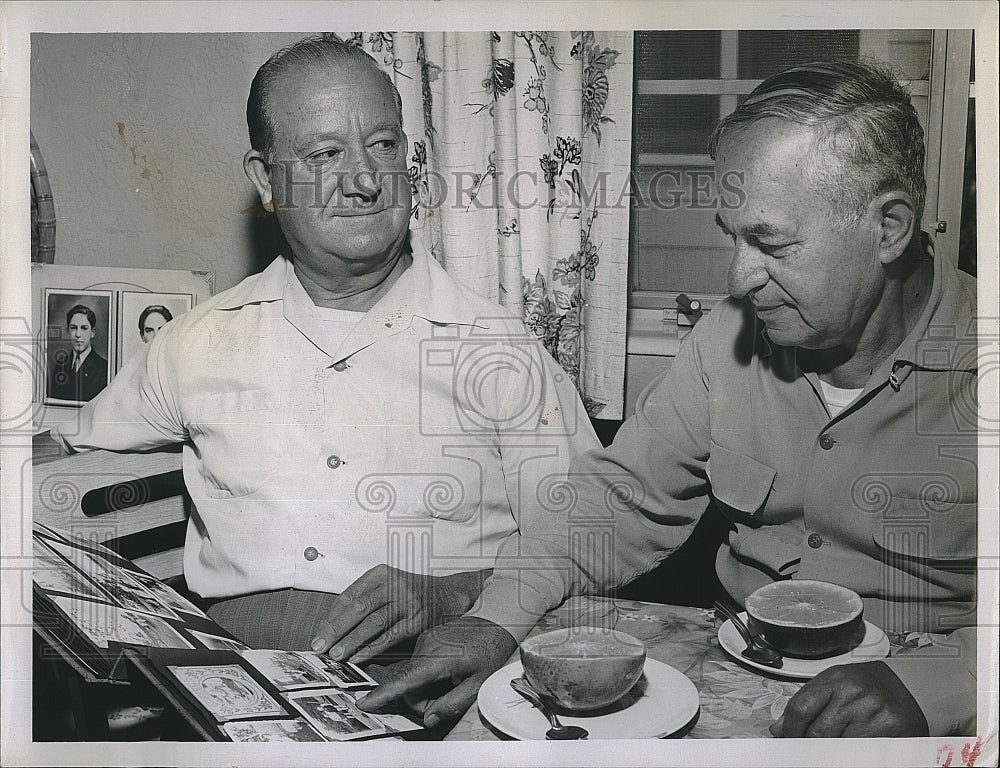 Press Photo Christ Deides George Annis - Historic Images