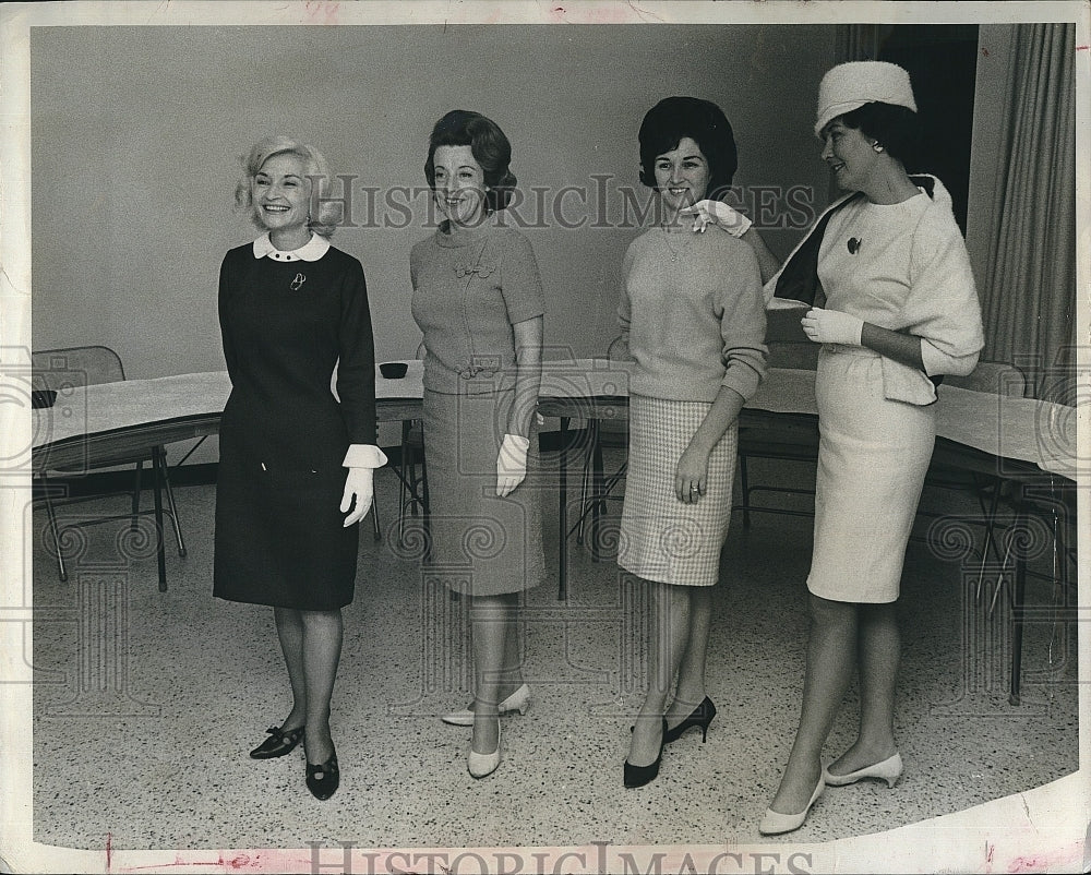 1966 Press Photo Charm Teacher June Harley with Students - Historic Images