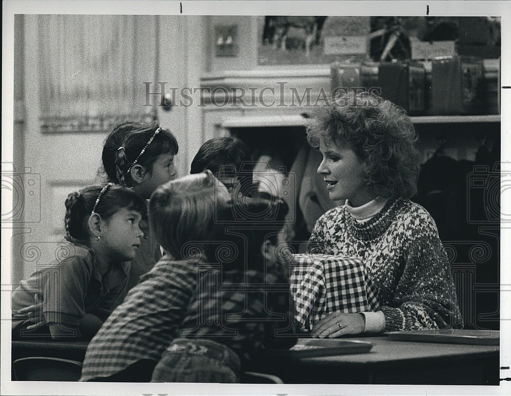 1988 Press Photo  &quot;Day By Day&quot; starring Linda Kelsey - Historic Images