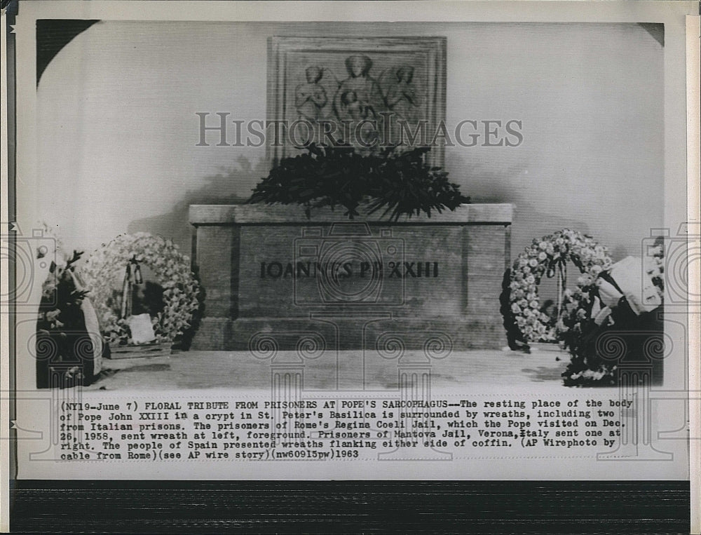 1963 Press Photo Pope John XXIII Sarcophagus In St. Peter&#39;s Basilica Crypt - Historic Images