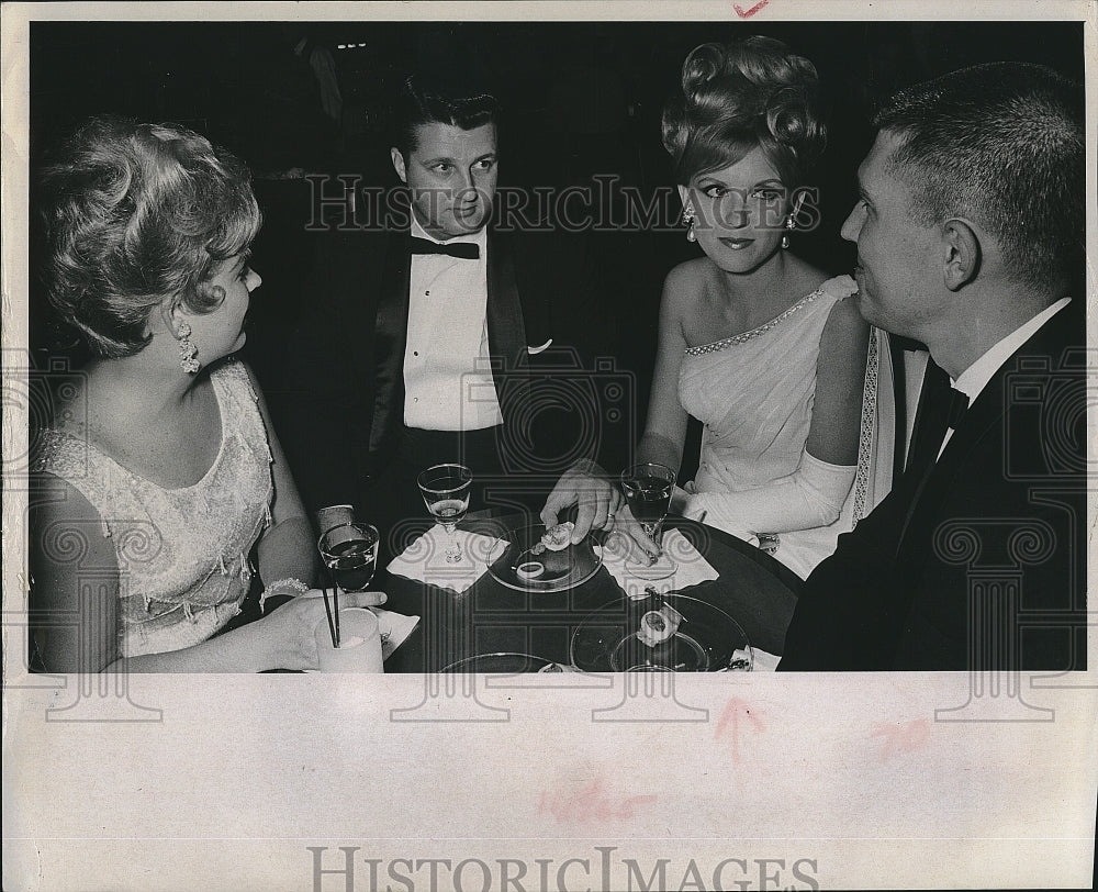 1966 Press Photo  Fashion Designer Peggy Jenkins &amp; Husband Herb Kostarlitz - Historic Images