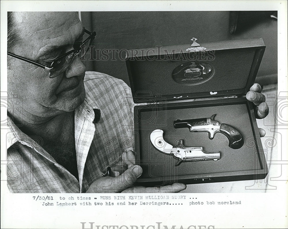 1981 Press Photo John Lambert, Derringer, Gun, Weapon - Historic Images