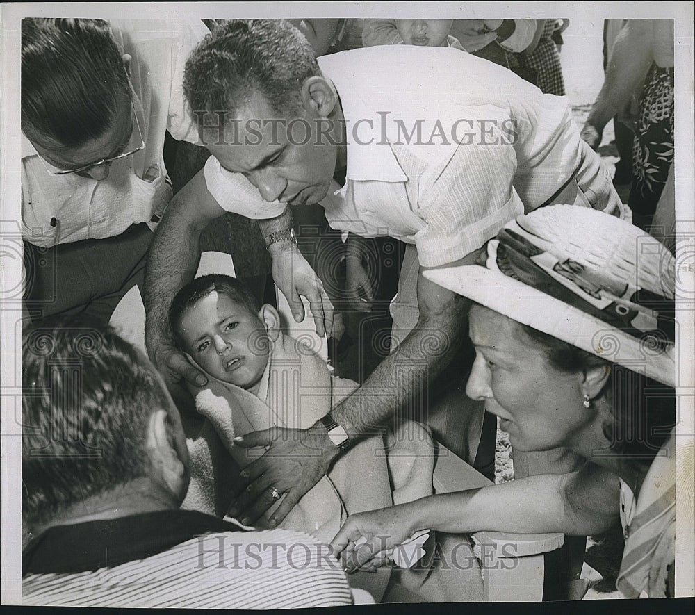 1953 Press Photo Boy Rescued From Gulf Waters Beach Memorial Chapel - Historic Images